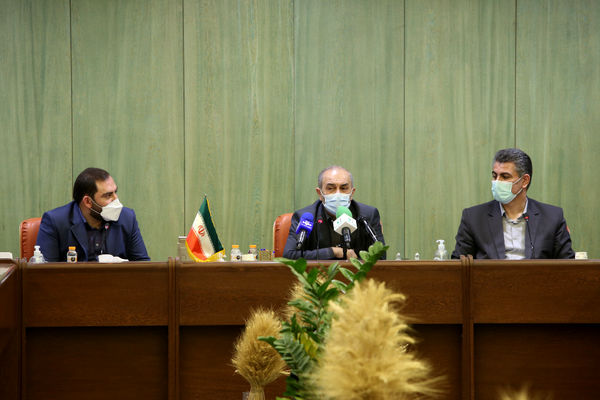 عرضه مرغ گرم و منجمد با قیمت مصوب در بازار 