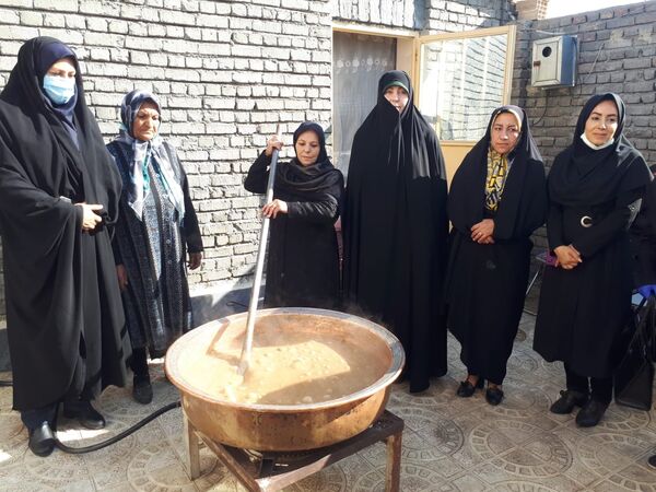اشتغال پایدار زنان روستایی از راهکارهای کاهش مهاجرت به شهرهاست 