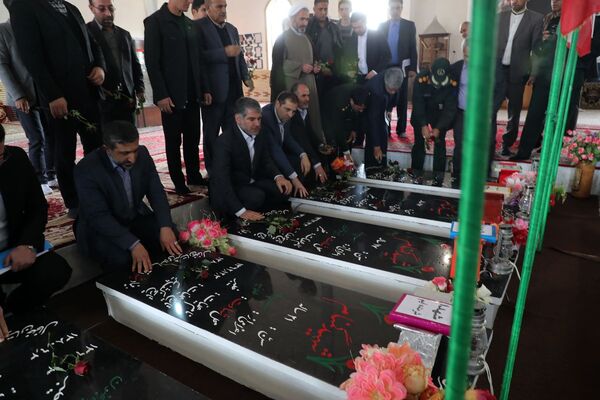 تجدید میثاق وزیر جهاد کشاورزی با شهدای شهرستان خلخال