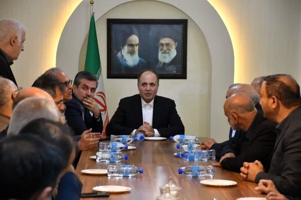 حضور وزیر جهاد کشاورزی در کانون سنگرسازان بی سنگر آذربایجان شرقی