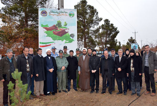  برای مقابله با روند کاهش فضای سبز در منطقه و حفظ منابع طبیعی نیاز به یک جنبش ملی داریم