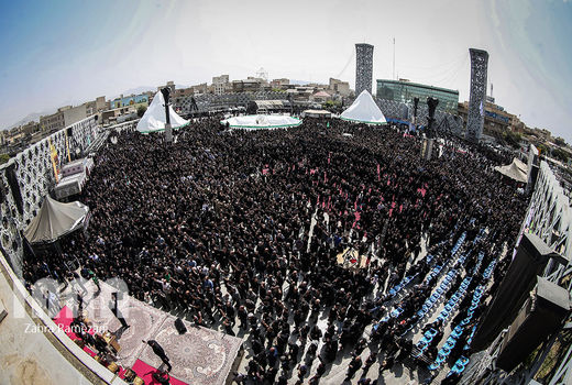   مراسم عزاداری ظهر عاشورا در میدان امام حسین(ع) تهران 