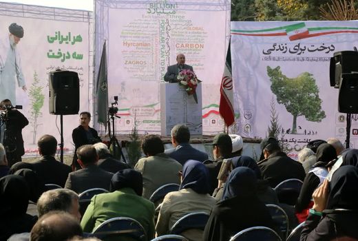 نهضت کاشت یک میلیارد نهال؛ نقطه عطفی در تاریخ انقلاب است
