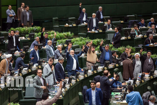 جلسه غیرعلنی مجلس درباره بازار ارز 
