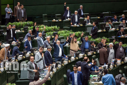  استیضاح به نفع یا به ضرر کشور؟