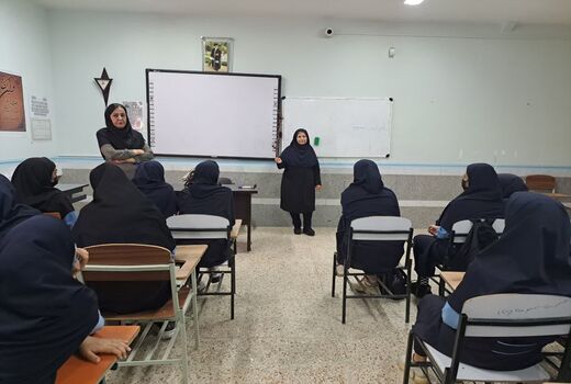 کارآفرینی از طریق کشت گیاهان دارویی در آبادان