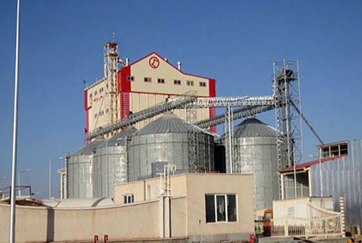 فعالیت ۲۷ واحد کارخانه تولید خوراک دام، طیور و آبزیان در آذربایجان غربی