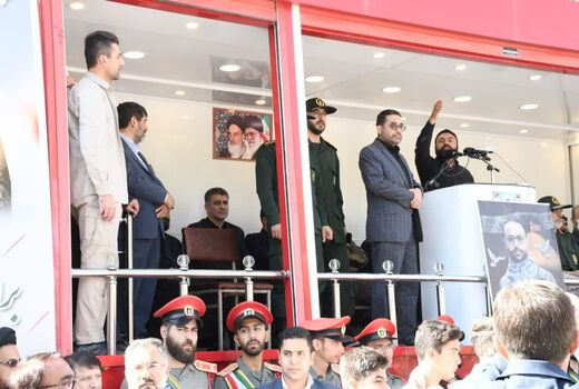 حضورمعاون توسعه مدیریت ومنابع وزیر در مراسم تشییع و خاکسپاری جهادگرشهید حسین اجاقی در تبریز