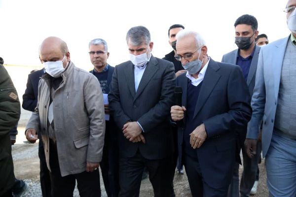 بازدید وزیر جهاد کشاورزی از شرکت فرآورده های لبنی در ابرکوه