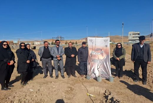 غرس سه هزار اصله نهال به مناست گرامیداشت روز جهانی خاک در شهرستان عجب شیر