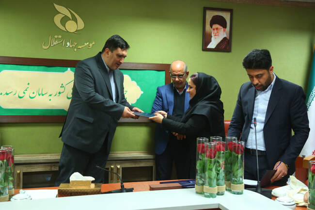 مراسم گرامیداشت روز زن در موسسه جهاد استقلال  