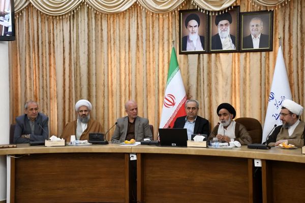 کشاورزانی که زکات میدهند باید در حوزه دریافت کود و نهادههای کشاورزی حمایت شوند
