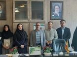 تجلیل از مسئول روابط عمومی و مسئول باغبانی جهاد کشاورزی استهبان