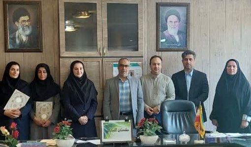 تجلیل از مسئول روابط عمومی و مسئول باغبانی جهاد کشاورزی استهبان