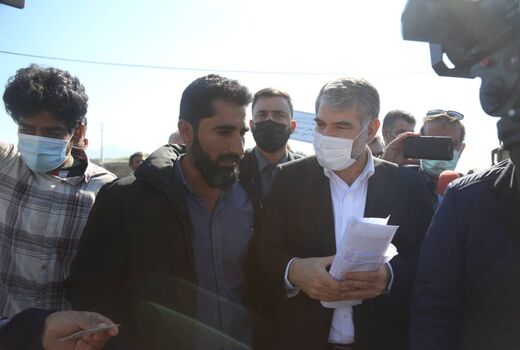 وزیر جهاد کشاورزی با مردم منطقه هشتبندی شهرستان میناب دیدار و گفتگو کرد