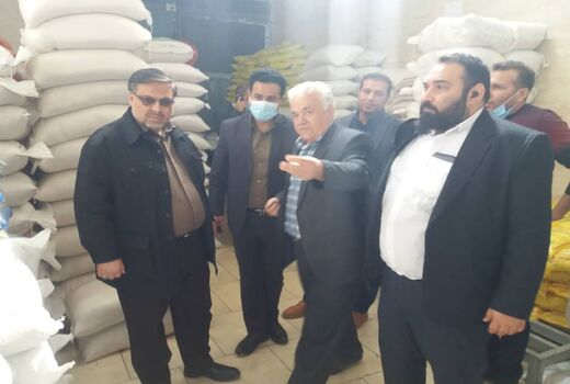 کشف بیش۸۰ تن برنج خارج از شبکه توزیع در یکی از انبارهای شهرستان ورامین
