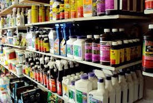 نظارت بر عرضه سموم کشاورزی در خرمشهر