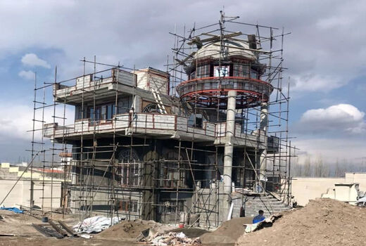 روشنگری امور اراضی آذربایجان شرقی درخصوص فرآیند قانونی قلع وقمع ویلای مجلل در تبریز