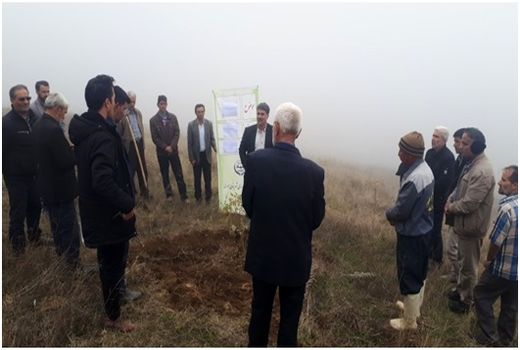 برگزاری کارگاه آموزشی ایجاد سامانه های آبگیردر باغات سماق شهرستان هوراند