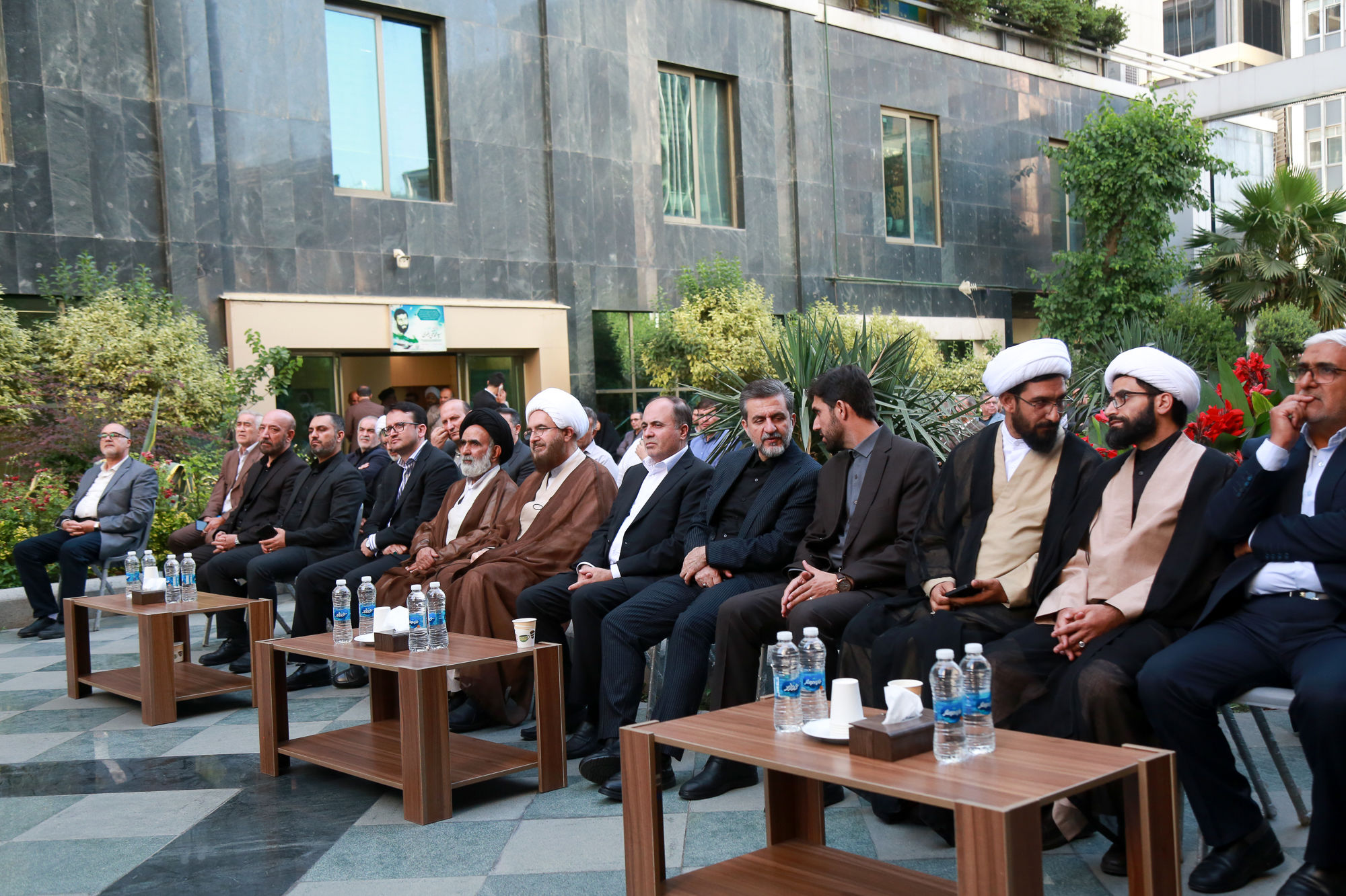  آیین بزرگداشت ارتحال امام خمینی (ره) در محل وزارت جهاد کشاوزری  