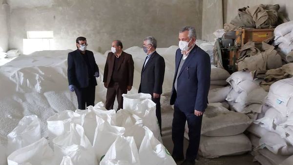 توزیع کود و سموم مورد نیاز کشاورزان و باغداران آذربایجان شرقی با لحاظ پروتکلهای بهداشتی