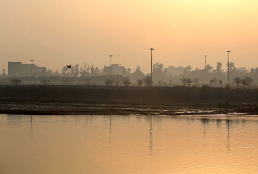 سواحل خزر بارانی و جنوب غبار آلود است