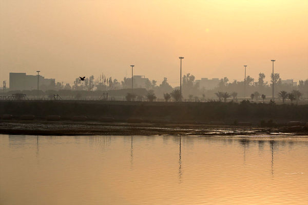 سواحل خزر بارانی و جنوب غبار آلود است