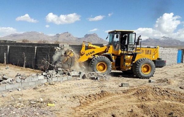 قلع و قمع سه فقره تغییر کاربری غیرمجاز در اراضی کشاورزی شهرستان کیار 
