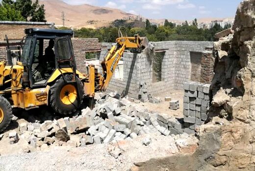 قلع و قمع ۲۳ بنای غیرمجاز در اراضی کشاورزی شهرستان قزوین