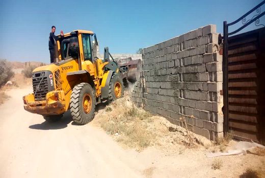 آزادسازی اراضی کشاورزی بستان‌آباد با تخریب ساخت‌وسازهای غیرمجاز در هفته دولت