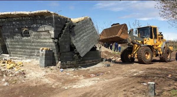  تخریب سه مورد ساخت و ساز غیر مجاز در اراضی کشاورزی شهرستان قزوین