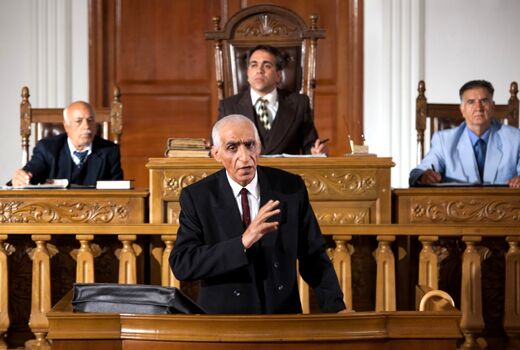 پیکر نقش آفرین مصدق در میان دوستدارانش تشییع شد