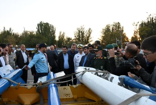 افتتاح نمایشگاه دستاوردهای دفاع مقدس و مقاومت در تبریز 