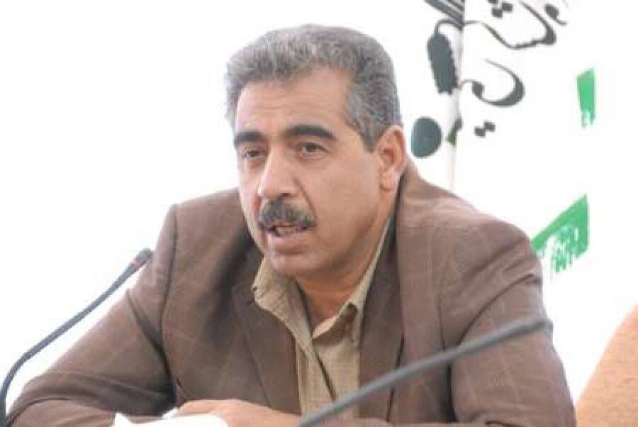 نمی‌توانیم ذرت را تا ابد در انبارها نگه داریم/ اگر کارشان را بلد نیستند، مشکل را به گردن دولت نیندازند