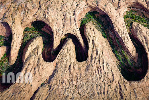 فرسایش ماسه سنگ‌های عظیم در یونان