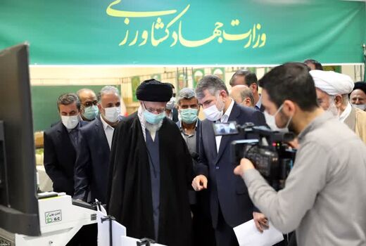 بازدید رهبر انقلاب اسلامی از نمایشگاه توانمندی‌های تولید داخل