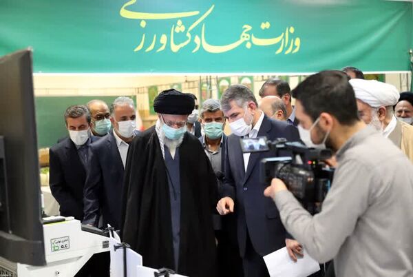 بازدید رهبر انقلاب اسلامی از نمایشگاه توانمندی‌های تولید داخل