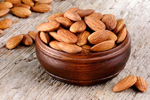 افزایش سه برابری صادرات مغز بادام در چهارمحال و بختیاری