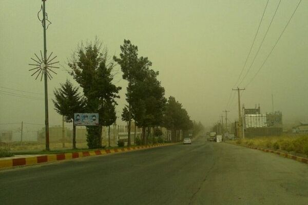 جنوب غبارآلود و تهران کمی خنک می‌شود