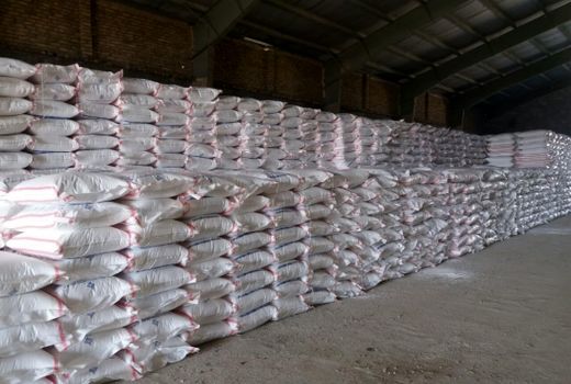 توزیع کود اوره در شهرستان آبدانان ایلام