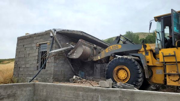 قلع و قمع ۱۷ بنای غیرمجاز در اراضی کشاورزی شهرستان قزوین