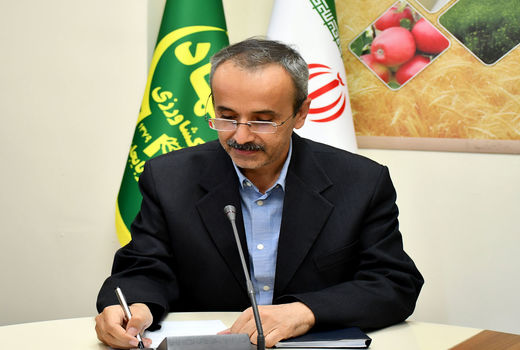 قرارداد انتقال دانش فنی تولید و تکثیر رقم گندم صدرا به بخش خصوصی