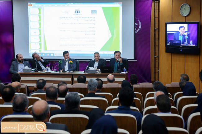 نشست صمیمانه دکتر علی تیموری معاون توسعه مدیریت و منابع وزارت جهاد کشاورزی و مدیران ارشد این معاونت با کارکنان وزارتخانه
