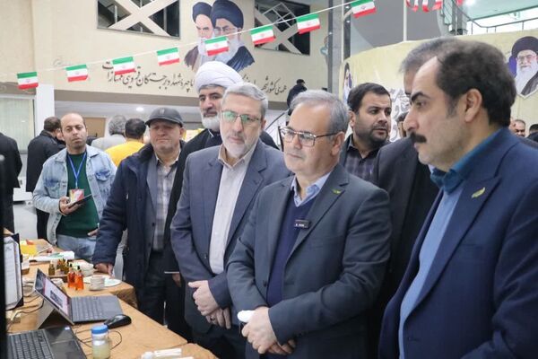 بازدید معاون وزیر جهاد کشاورزی از نمایشگاه تحول کشاورزی دانش بنیان در قزوین 