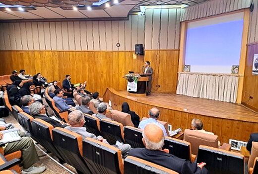 برگزاری کارگاه آموزشی آشنایی با محدودیت های خاک در مناطق پسته کاری رفسنجان و بررسی راهکارهای افزایش بهره وری 
