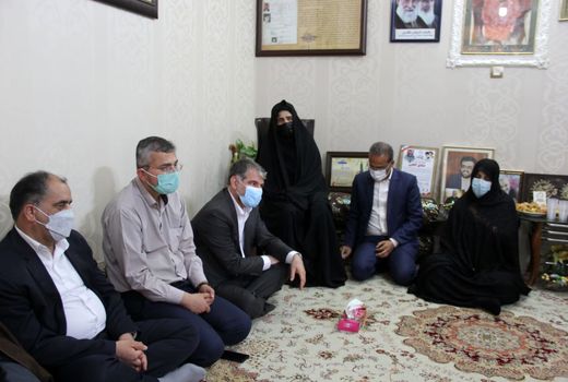 دیدار وزیرجهادکشاورزی با خانواده شهید گنجی