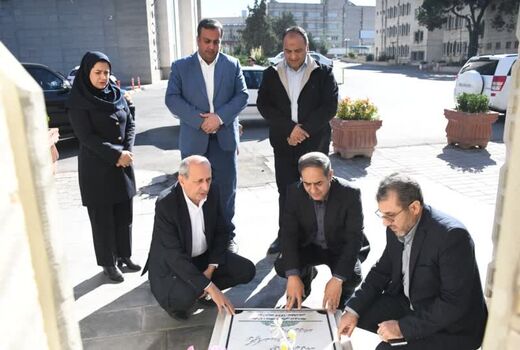 تجدید میثاق با شهید گمنام در بدو ورود به تبریز