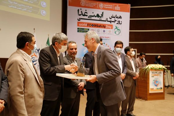 پگاه فارس واحد برتر لبنی استان شد 