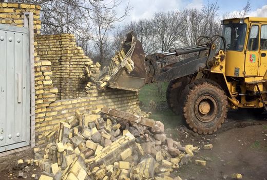 حکم تخریب دو مورد ساخت و ساز غیر مجاز در اراضی کشاورزی شهرستان قزوین