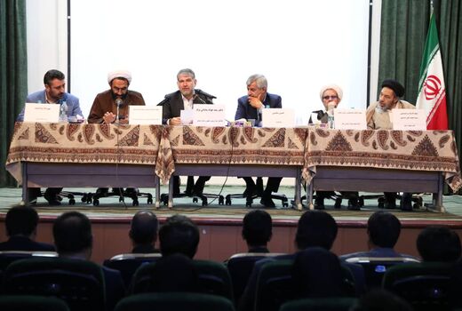 شهرستان خمینی شهر قطب کشاورزی استان اصفهان است